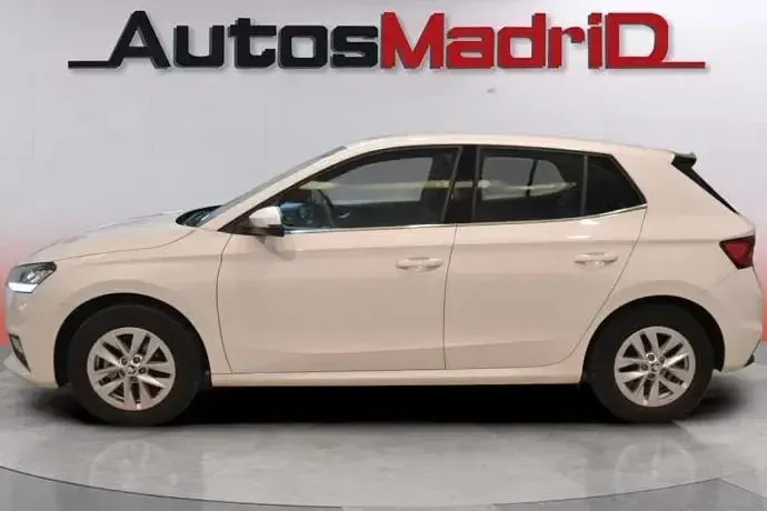 Usado Skoda Fabia Selection 80 CV (58 kW) 2023 Blanco Utilitario