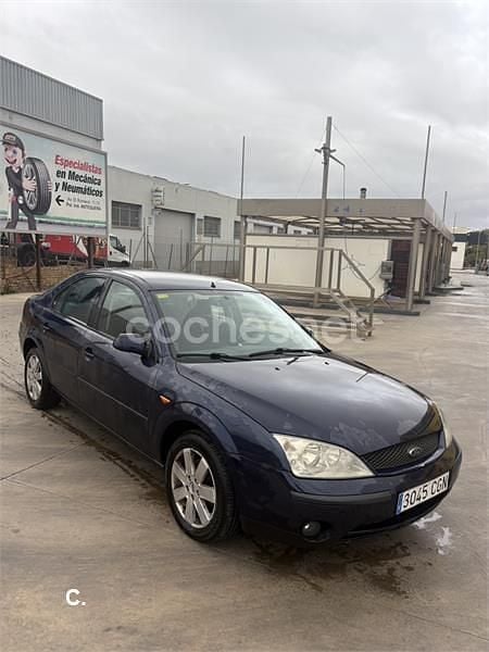 Usado Ford Mondeo Ambiente 115 CV (84 kW) 2005 Amarillo Berlina