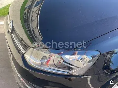 Usado VW Polo Advance 90 CV (66 kW) 2018 Negro Utilitario