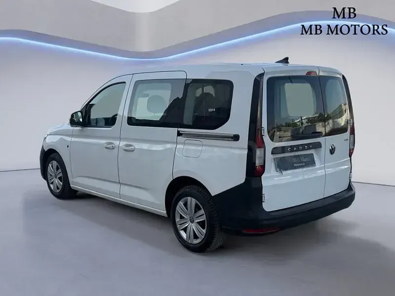 Usado VW Caddy 122 CV (89 kW) 2021 Blanco Monovolumen