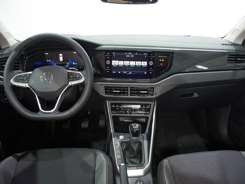 Usado VW Taigo Life 110 CV (80 kW) 2023 Negro profundo efecto perla SUV