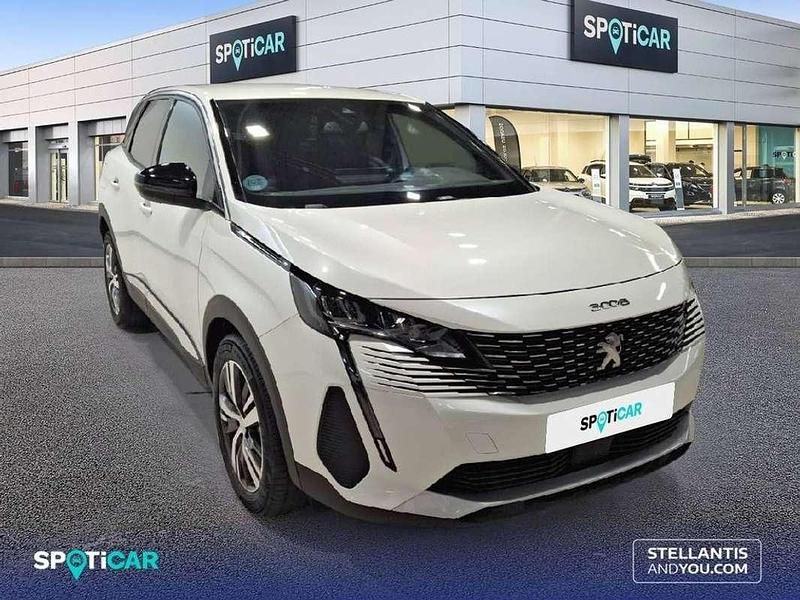 Usado Peugeot 3008 Allure 131 CV (96 kW) 2024 Blanco SUV