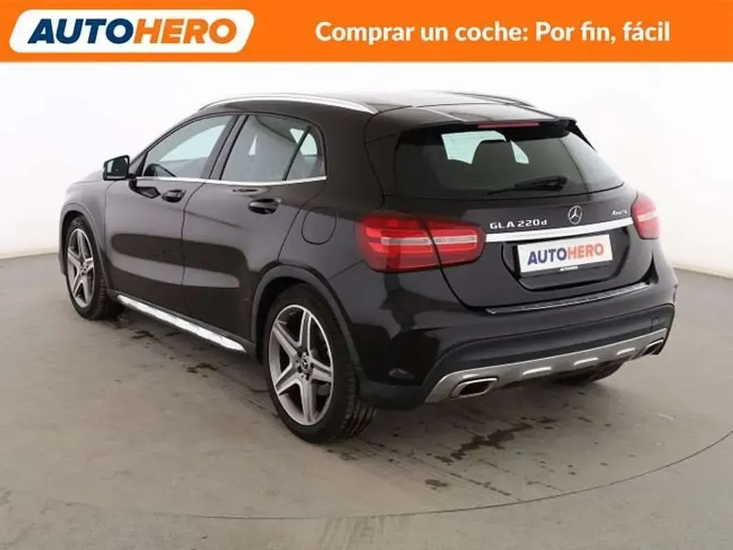 Usado Mercedes GLA220 AMG line 177 CV (130 kW) 2018 Negro SUV