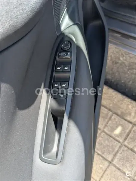 Usado Citroën C4 Feel 110 CV (80 kW) 2017 Gris / plata Berlina
