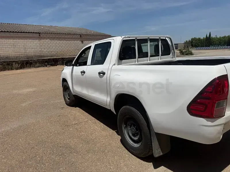 Usado Toyota HiLux Plus 150 CV (110 kW) 2024 Blanco Pickup/Camioneta