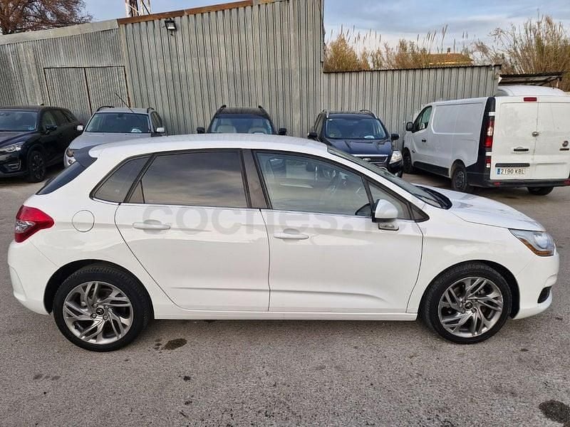 Usado Citroën C4 114 CV (83 kW) 2015 Blanco Berlina