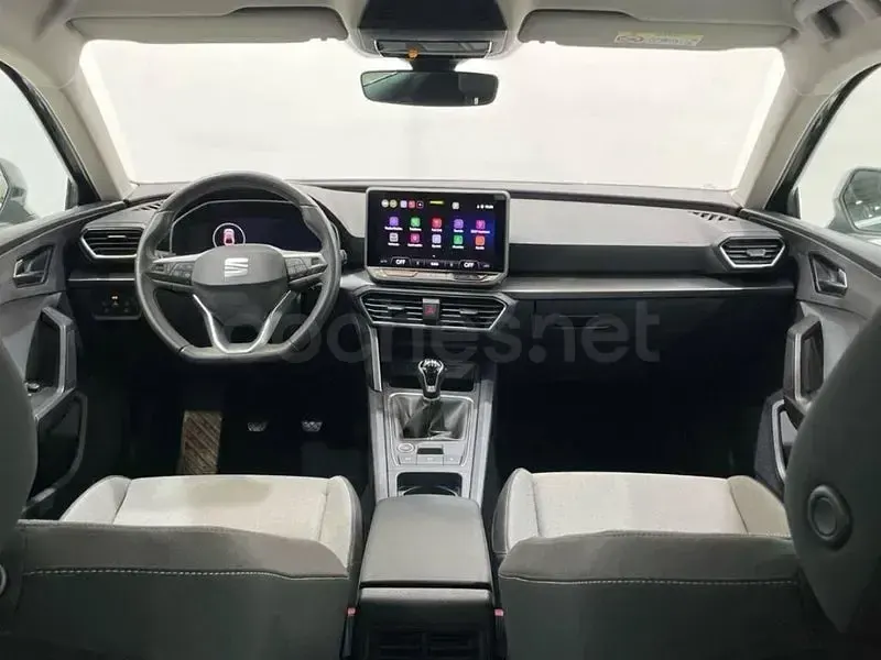 Usado Seat Leon Style 116 CV (85 kW) 2025 Gris / plata Berlina
