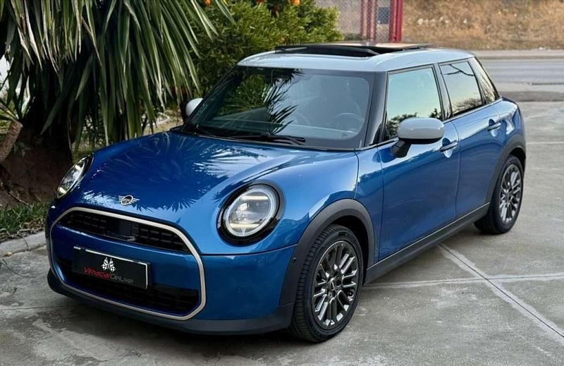 Azul Usado 2025 Mini Cooper Favoured Utilitario | 28.900 € - Imagen 1/4