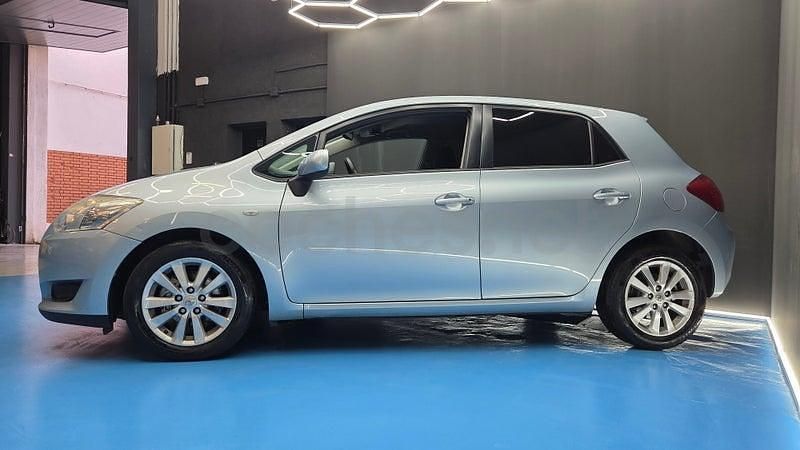 Usado Toyota Auris 90 CV (66 kW) 2008 Azul Utilitario