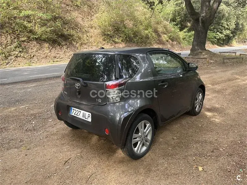 Usado Toyota iQ 99 CV (72 kW) 2009 Gris / plata Utilitario