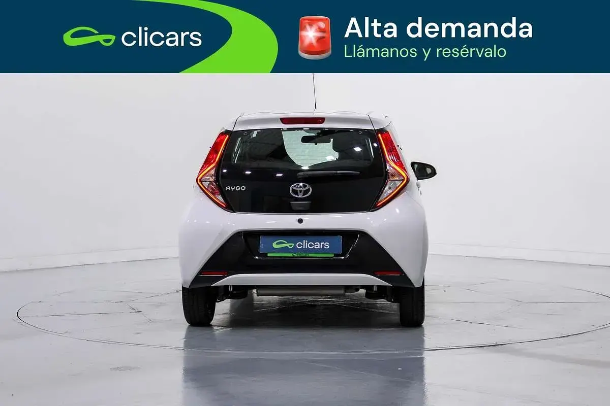 Usado Toyota Aygo X-play 72 CV (52 kW) 2021 Blanco Utilitario