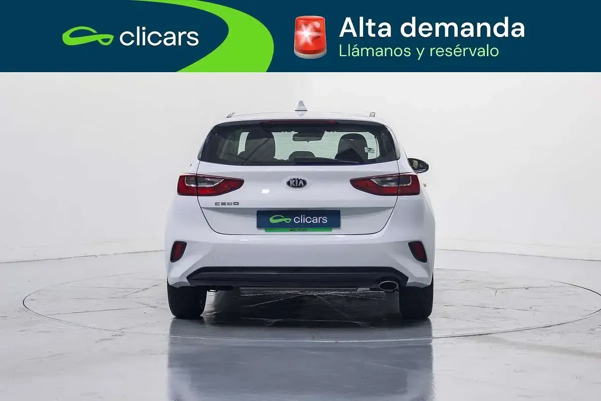 Usado Kia Ceed 101 CV (74 kW) 2021 Blanco Utilitario