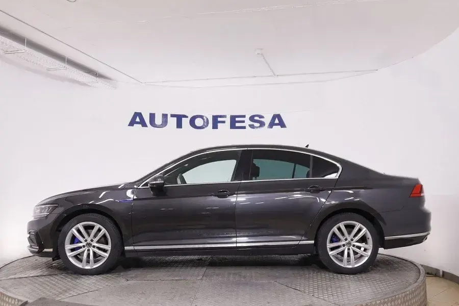 Usado VW Bora GTE 218 CV (160 kW) 2021 Gris Berlina