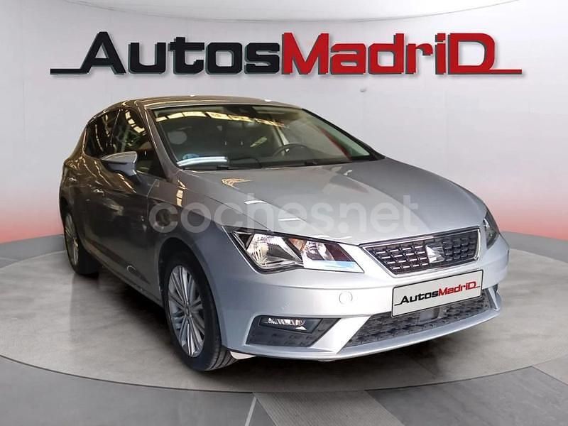 Gris / plata Usado 2020 Seat Leon XCELLENCE Berlina | 16.990 € (Precio justo) - Imagen 1/4