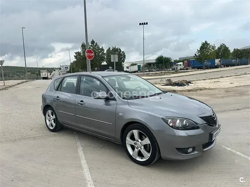 Usado Mazda 3 Sportive 150 CV (110 kW) 2004 Gris / plata Berlina