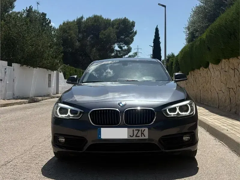 Usado BMW 118 150 CV (110 kW) 2017 Gris / plata Utilitario