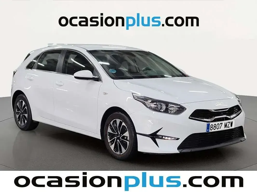 Usado Kia Ceed 101 CV (74 kW) 2025 Blanco Utilitario