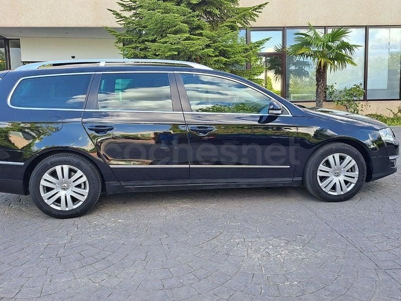 Usado VW Passat Highline 140 CV (102 kW) 2009 Negro Familiar