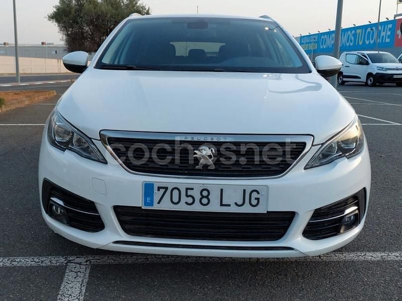 Blanco Usado 2020 Peugeot 308 Active Familiar | 8900 € (Buen precio) - Imagen 1/4