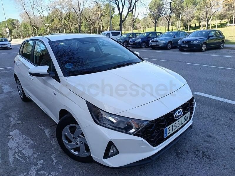 Usado Hyundai i20 100 CV (73 kW) 2021 Blanco Utilitario
