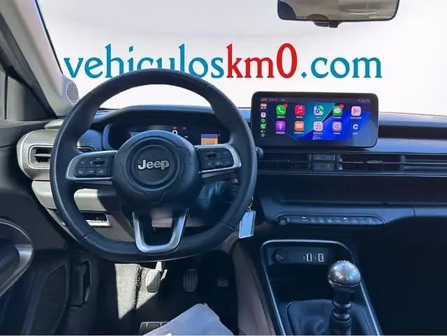Usado Jeep Avenger Altitude 100 HP (73 kW) 2023 Preto SUV