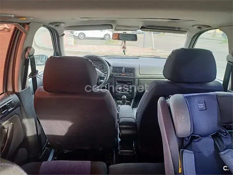 Usado VW Golf III Highline 115 CV (84 kW) 1999 Gris / plata Berlina
