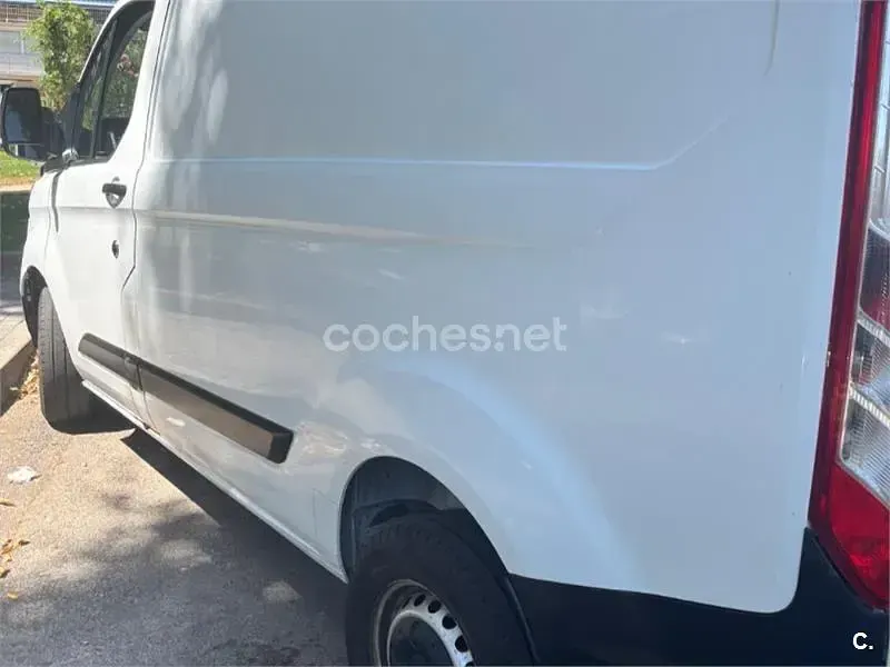 Usado Ford Tourneo Custom Trend 105 CV (77 kW) 2021 Blanco Van
