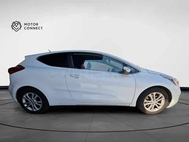 Usado Kia ProCeed 110 CV (80 kW) 2015 Blanco Utilitario