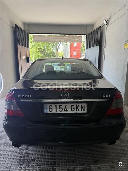 Usado Mercedes E220 170 CV (125 kW) 2009 Negro Berlina
