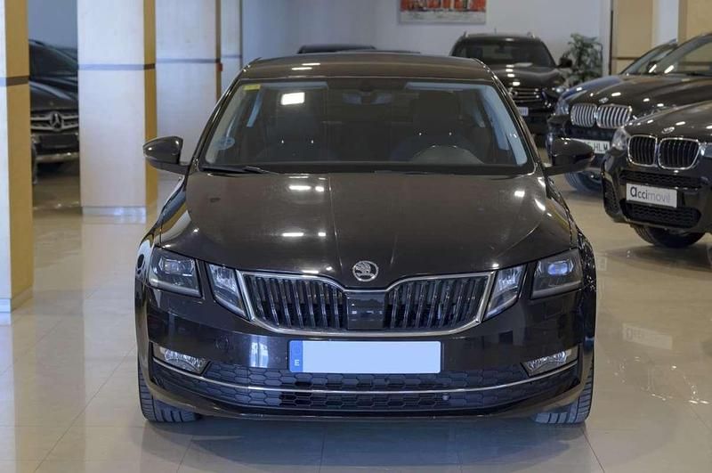 Usado Skoda Octavia Style 116 CV (85 kW) 2018 Negro Utilitario