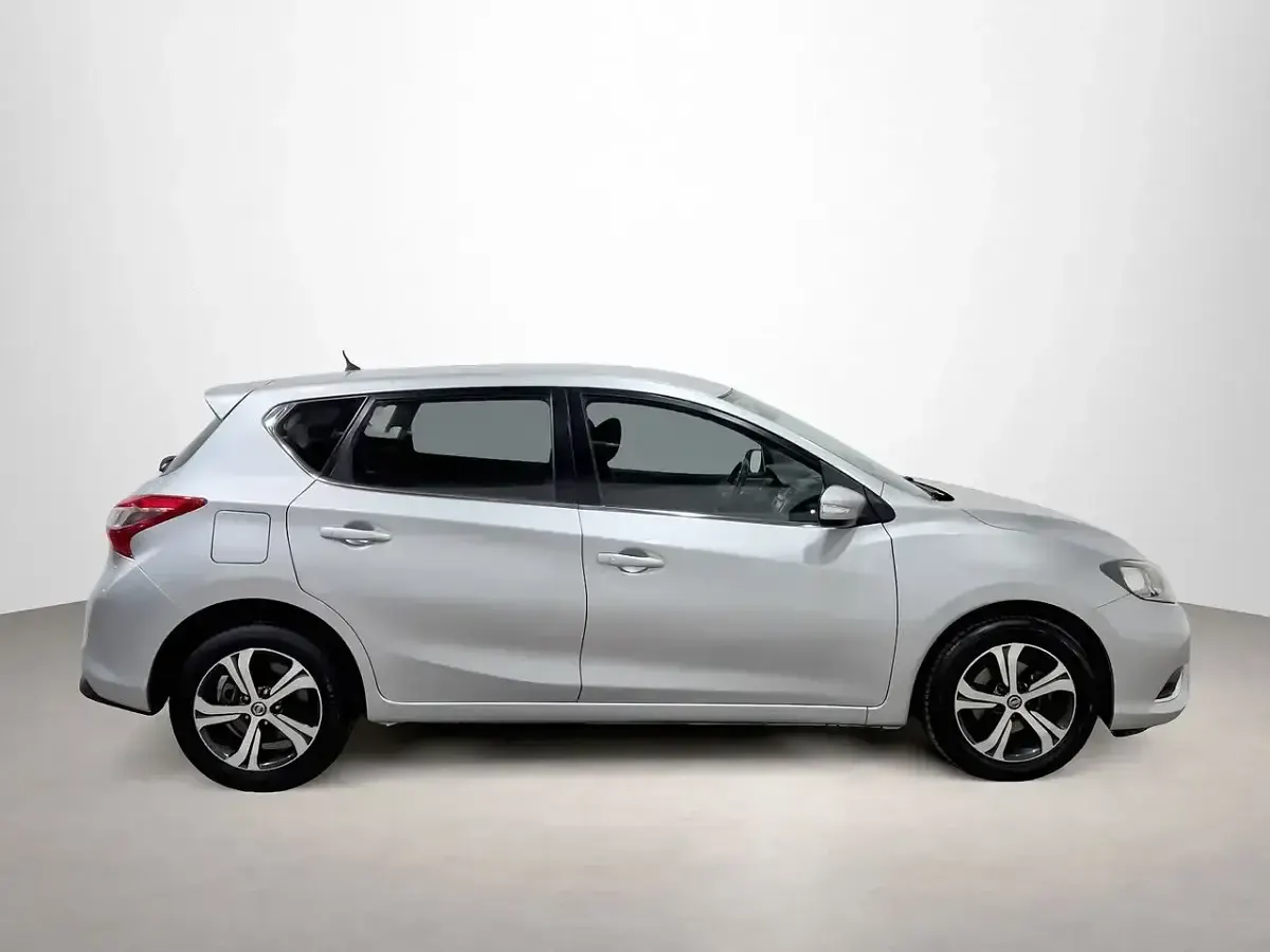 Usado Nissan Pulsar N-Connecta 111 CV (81 kW) 2017 Gris Utilitario
