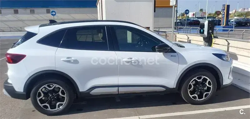 Usado Ford Kuga Active X 243 CV (178 kW) 2025 Blanco SUV