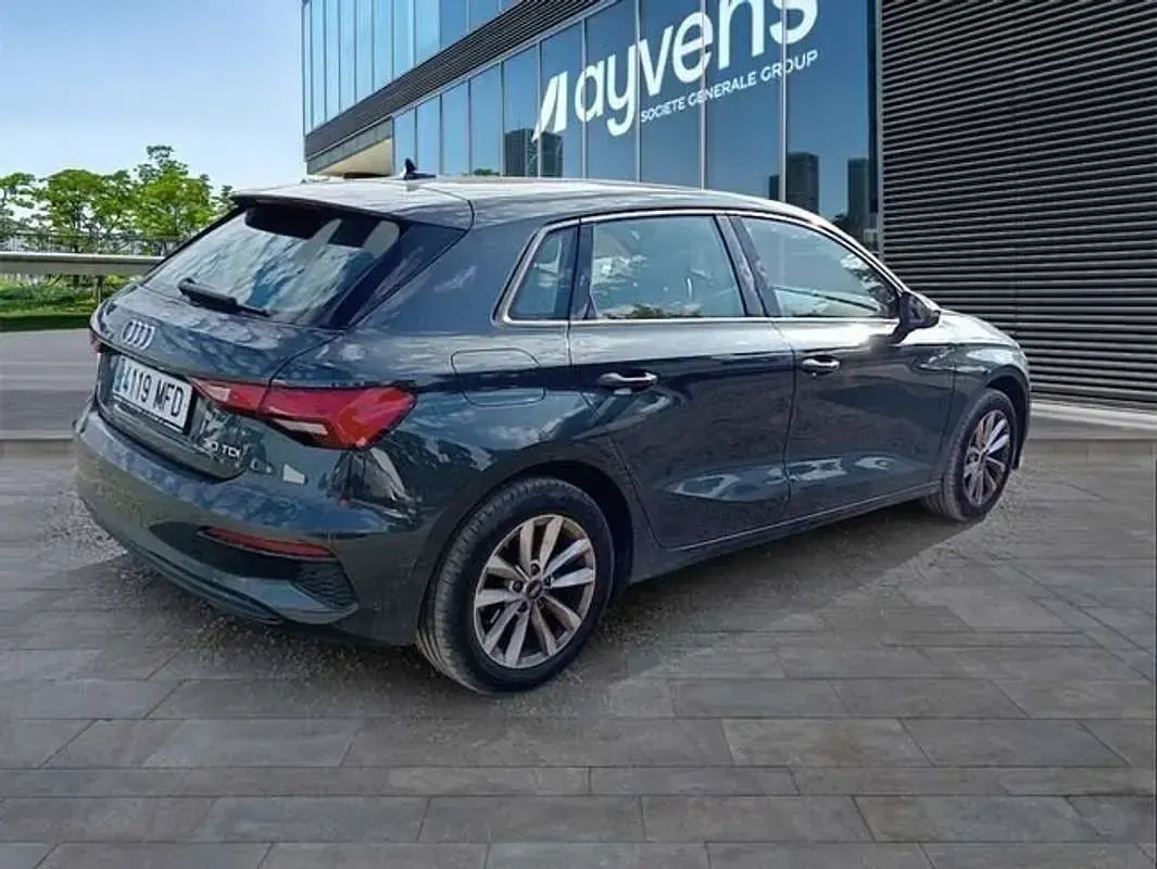 Usado Audi A3 Sportback 116 CV (85 kW) 2023 Gris Utilitario