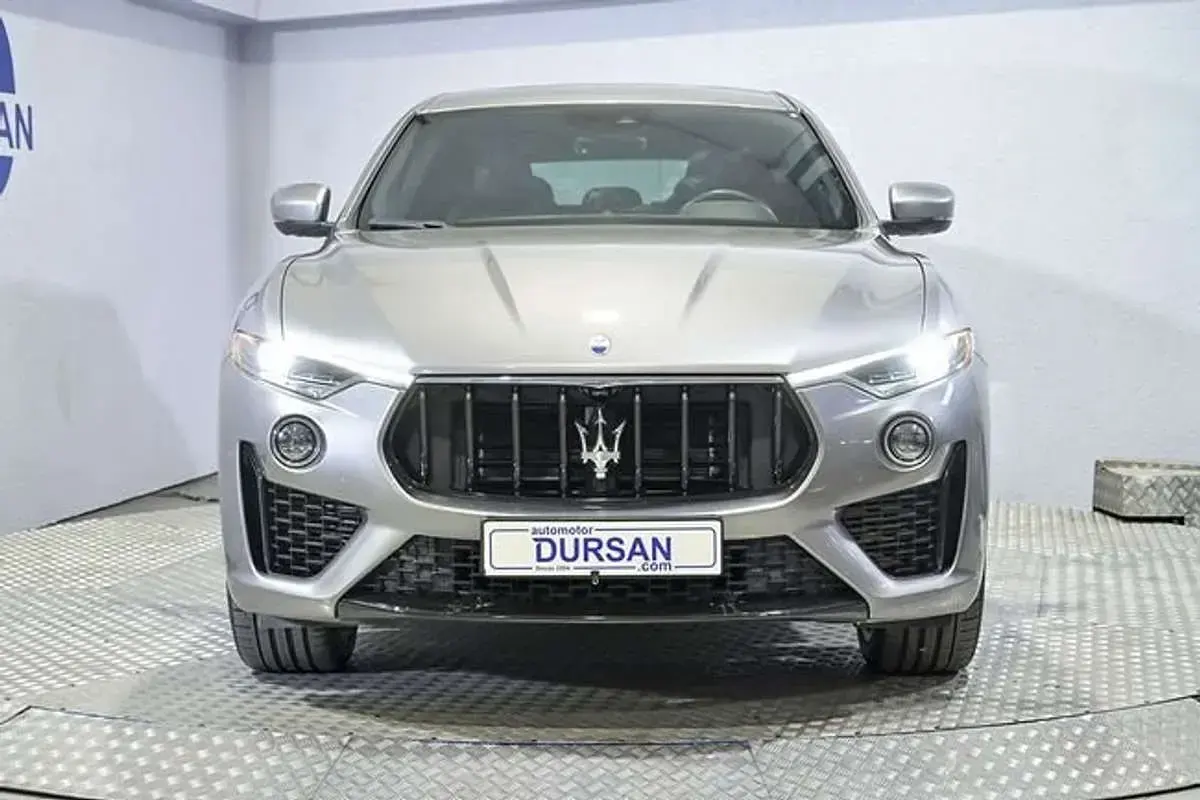 Usado Maserati Levante 430 CV (316 kW) 2022 Gris SUV