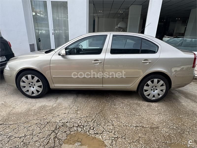 Usado Skoda Octavia 105 CV (77 kW) 2005 Amarillo Berlina
