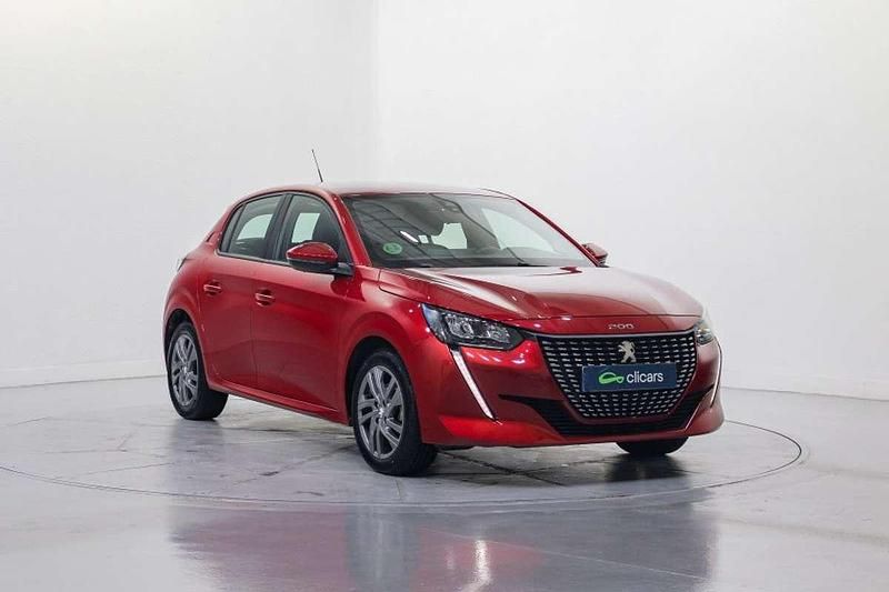 Usado Peugeot 208 Active 102 CV (75 kW) 2021 Rojo Utilitario