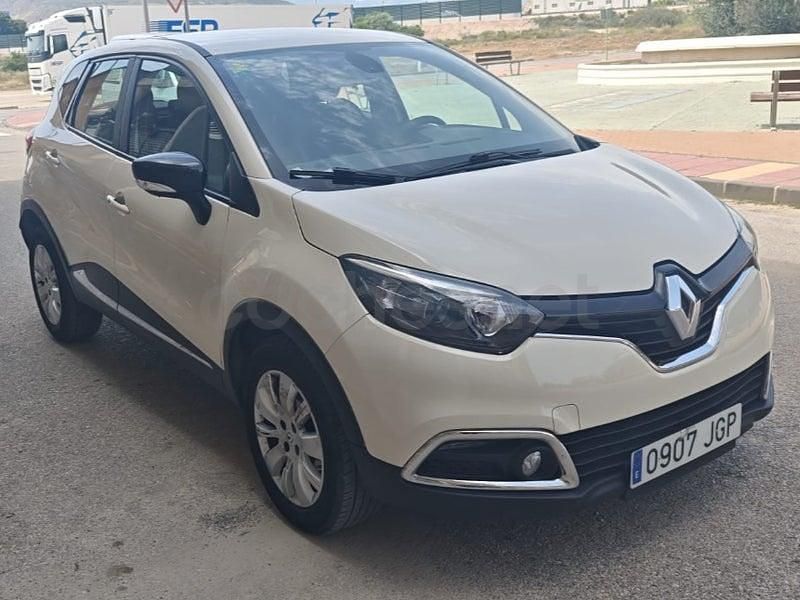 Usado Renault Captur Intens 120 CV (88 kW) 2015 Blanco SUV