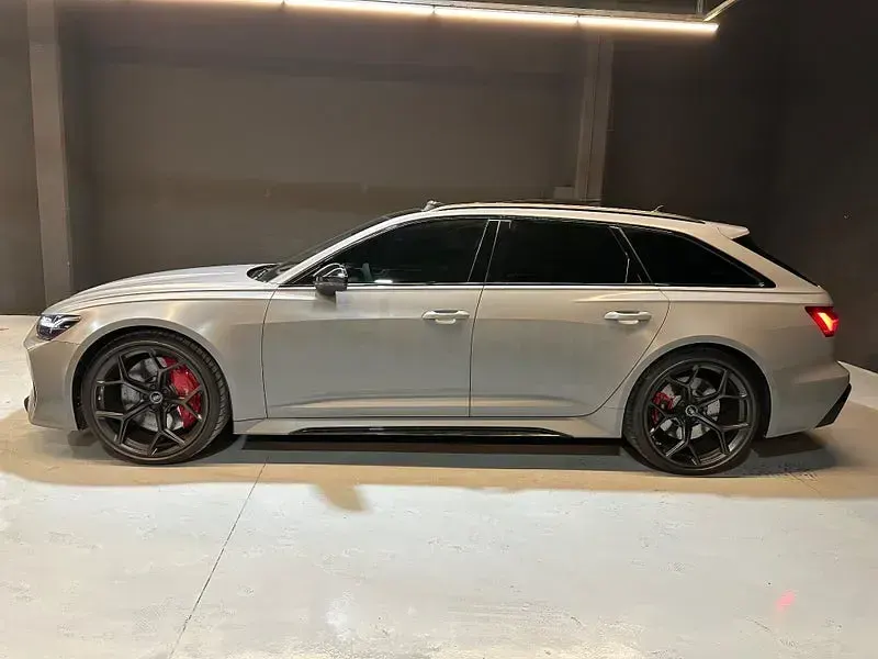 Usado Audi RS6 Performance 630 CV (463 kW) 2025 Gris / plata Familiar