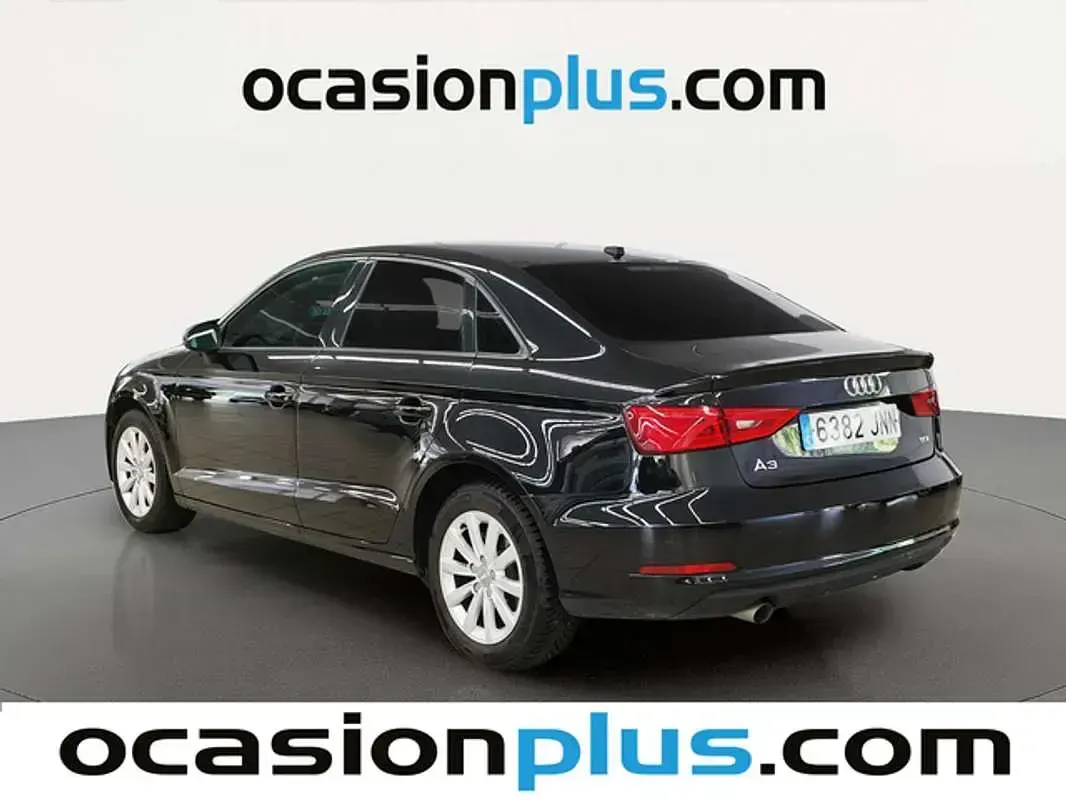Usado Audi A3 Attraction 110 CV (80 kW) 2016 Negro Berlina