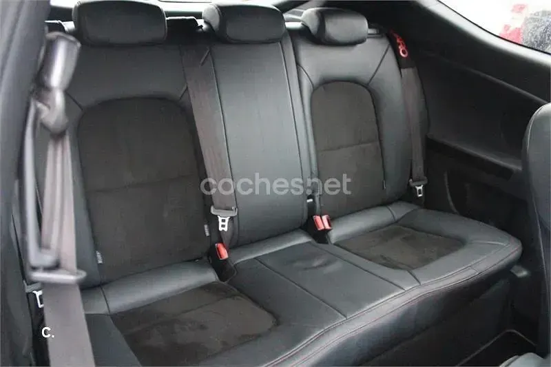 Käytetty Kia Ceed Comfort 135 HP (99 kW) 2014 Valkoinen Viistoperä
