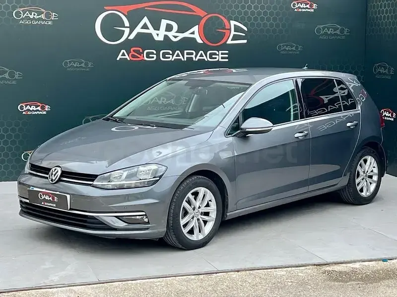 Usado VW Golf VII Advance 150 CV (110 kW) 2020 Gris / plata Berlina