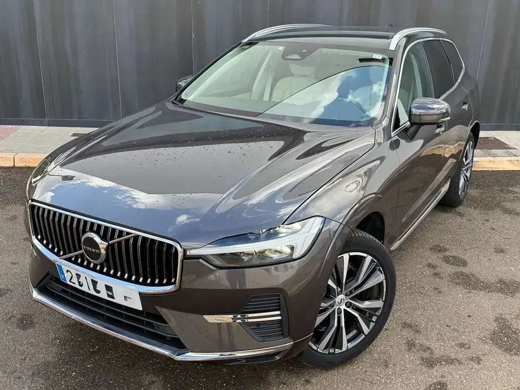 Usado Volvo XC60 Ultimate 197 CV (144 kW) 2022 Marrón SUV
