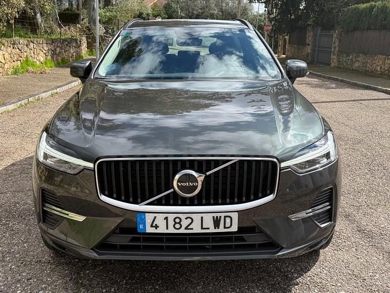 Usado Volvo XC60 Plus 197 CV (144 kW) 2022 Gris / plata SUV