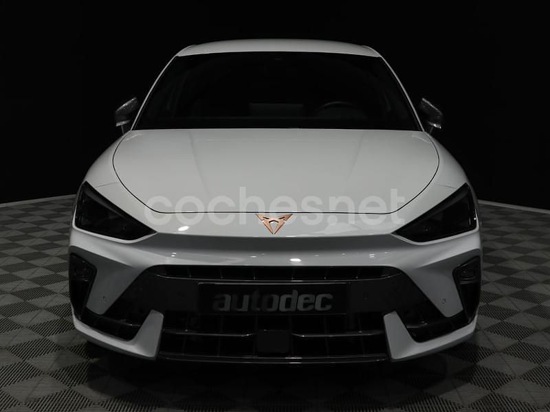 Usado Cupra Leon 150 CV (110 kW) 2025 Blanco Berlina