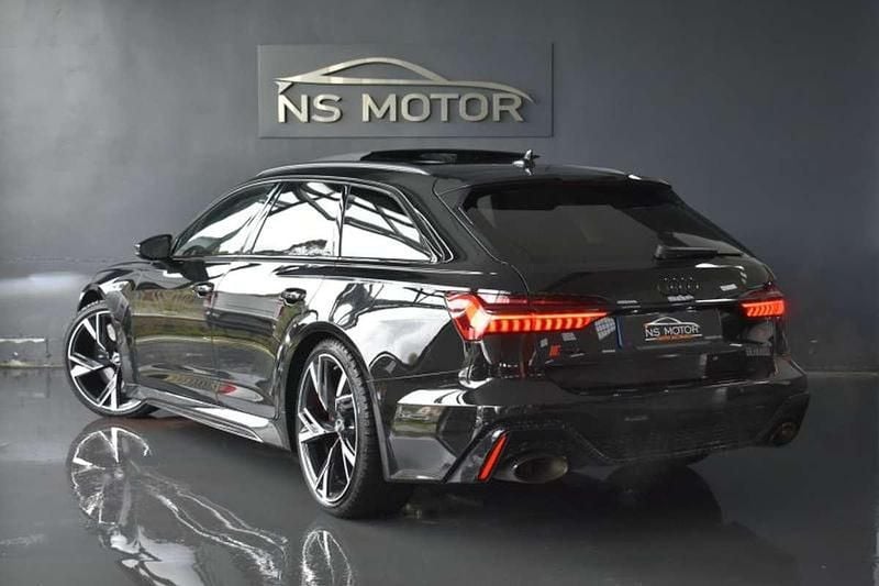 Usado Audi RS6 600 CV (441 kW) 2021 Negro Familiar