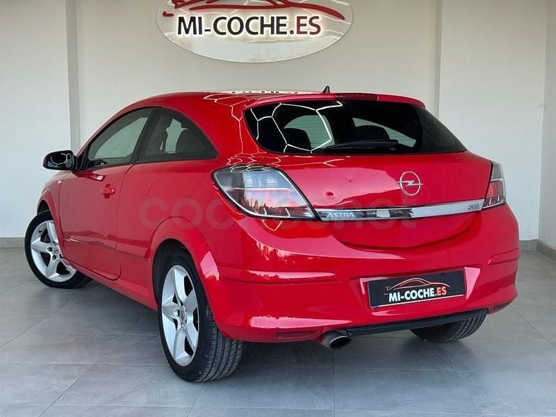 Usado Opel Astra GTC Sport 120 CV (88 kW) 2008 Rojo Berlina