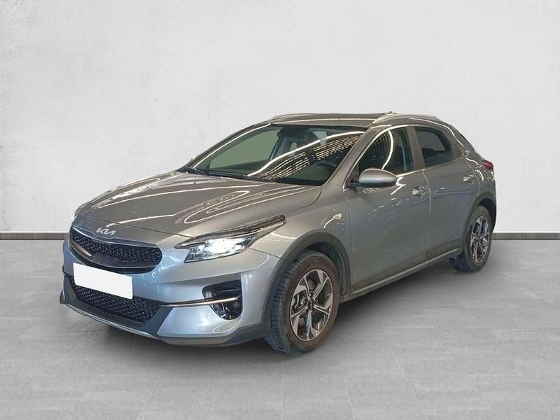Usado Kia XCeed 120 HP (88 kW) 2022 Prateado SUV