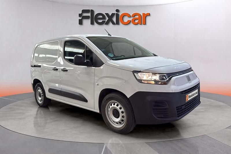 Blanco Usado 2023 Fiat Doblò Monovolumen | 13.490 € (Super precio) - Imagen 1/4