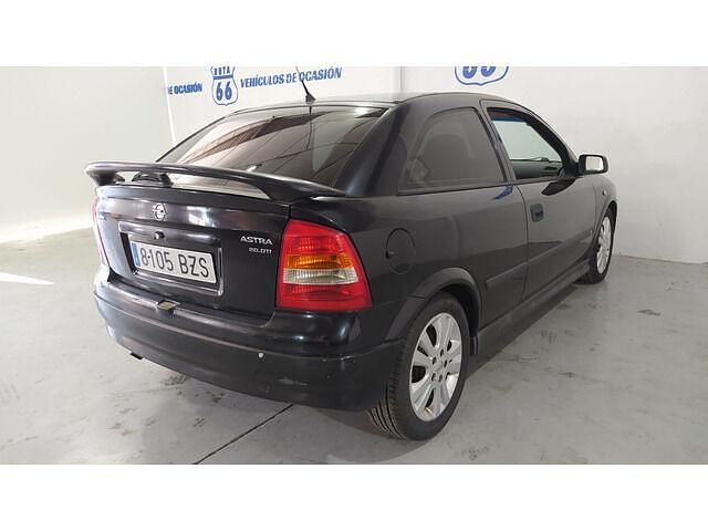 Usado Opel Astra Sportive 125 CV (91 kW) 2002 Negro Utilitario