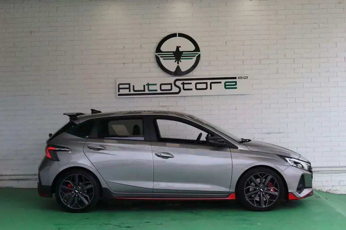 Usado Hyundai i20 204 CV (150 kW) 2023 Gris Utilitario